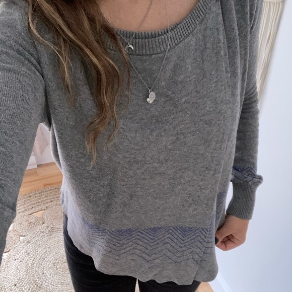 Volcom grey organic knit sweater size small with blue details - Picture 5 of 10